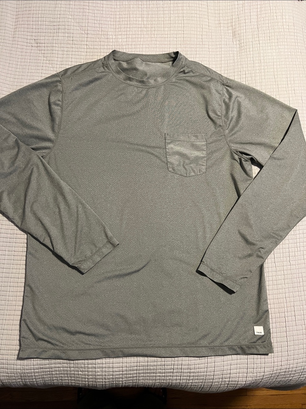 Vuori Men’s long sleeve Shirt Large